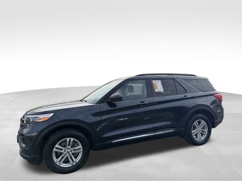 Used 2023 Ford Explorer XLT w/ Class IV Trailer Tow Package image 5