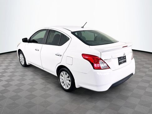 Used 2019 Nissan Versa SV FWD image 5