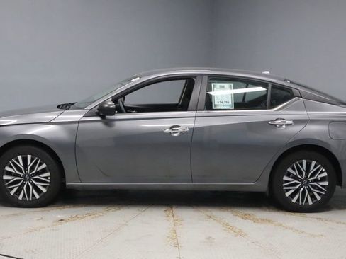 Certified 2024 Nissan Altima 2.5 SV AWD/4WD image 7
