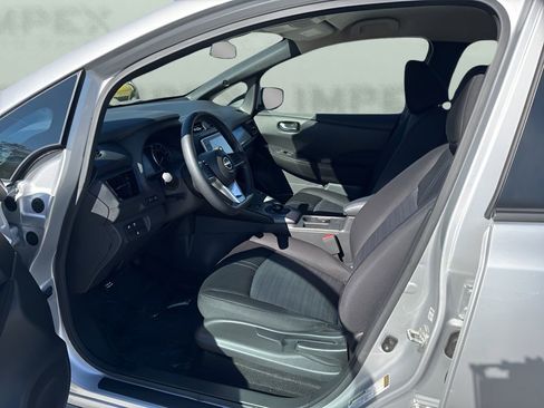 Used 2023 Nissan Leaf S image 9