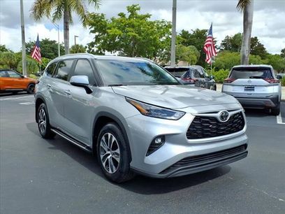 Used 2023 Toyota Highlander FWD