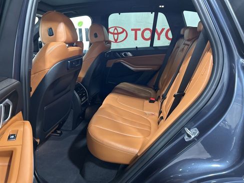 Used 2021 BMW X5 xDrive40i w/ M Sport Package image 18