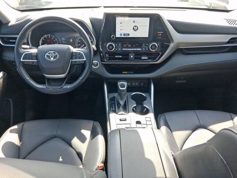 Used 2026 Toyota Highlander XLE AWD/4WD image 7