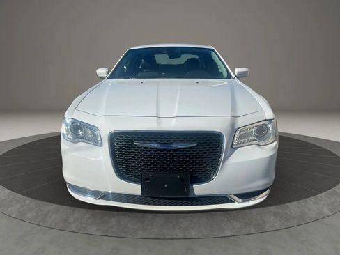 Used 2019 Chrysler 300 Touring L w/ Quick Order Package 22F image 2