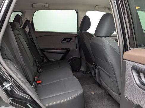 Used 2023 Nissan Rogue S image 17