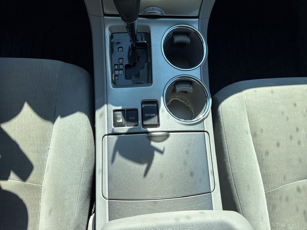Used 2012 Toyota Highlander 4WD w/ Tech Pkg image 22