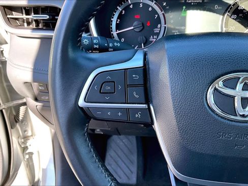 Certified 2024 Toyota Highlander XLE image 23