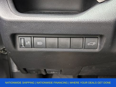 Used 2021 Toyota RAV4 XLE Premium image 33