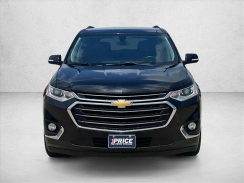 Used 2019 Chevrolet Traverse LT FWD image 2