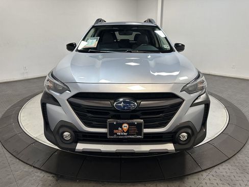 Used 2023 Subaru Outback Limited AWD/4WD image 4