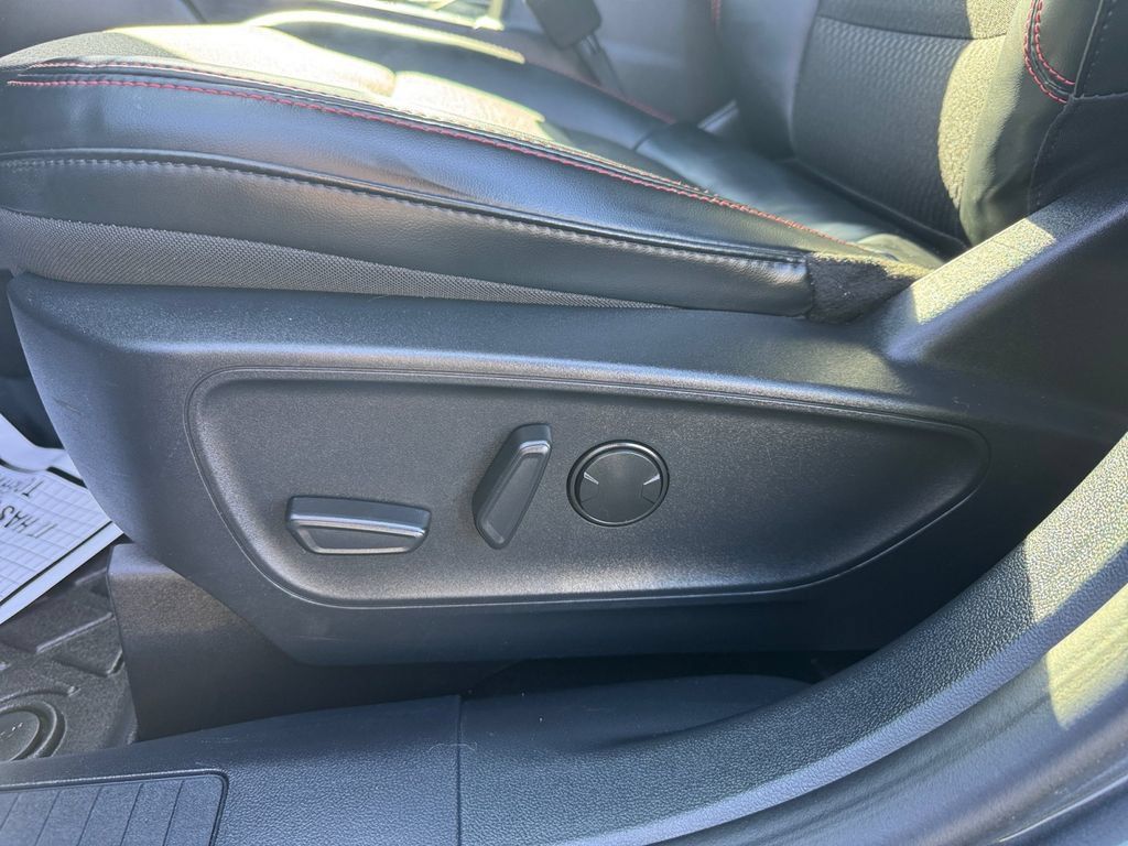 Certified 2025 Ford Escape ST-Line w/ Equipment Group 301A FWD image 35