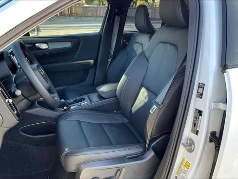 New 2026 Volvo XC40 B5 Core w/ Climate Package image 11