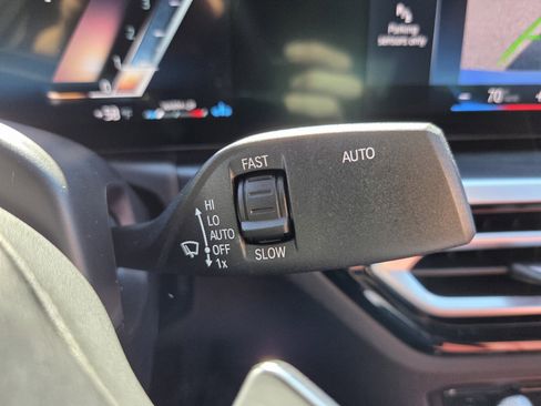 Used 2024 BMW 330i Sedan w/ Premium Package image 30