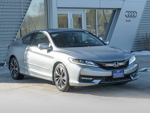 Used 2017 Honda Accord EX-L image 2