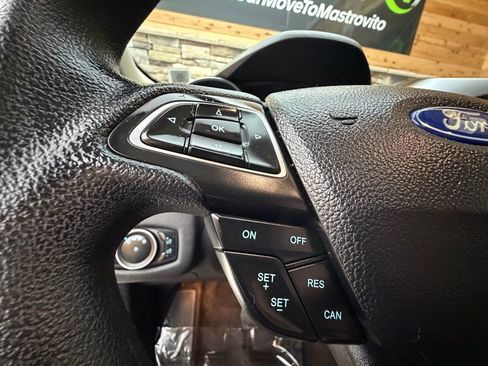 Used 2019 Ford Escape SE image 22