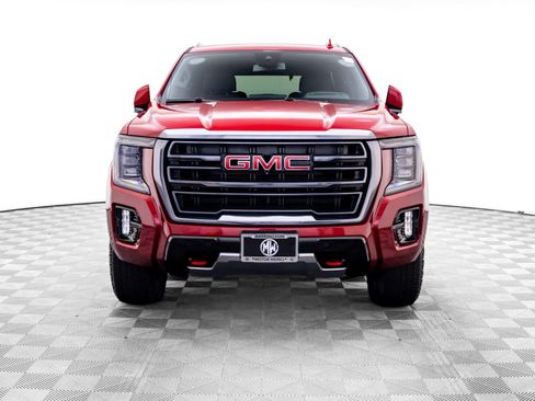 Used 2024 GMC Yukon AT4 w/ Technology Package AWD/4WD image 8
