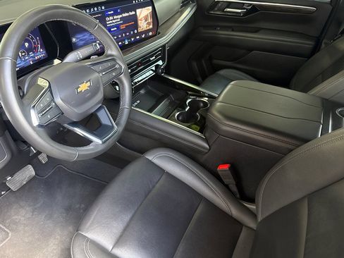 Used 2025 Chevrolet Tahoe LT AWD/4WD image 9
