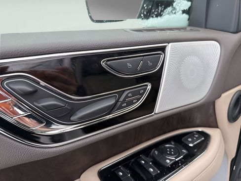 Used 2022 Lincoln Navigator Reserve image 26