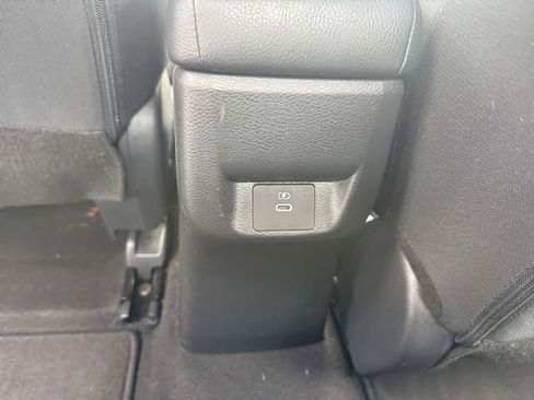 Used 2024 Nissan Versa SR FWD image 22