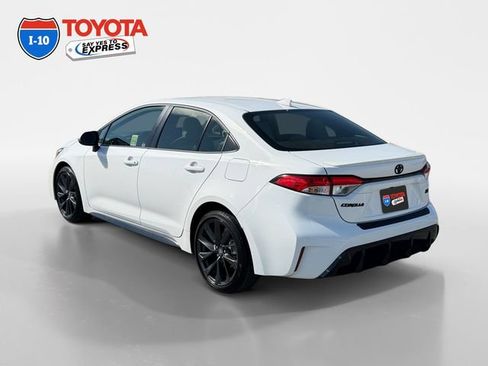 Certified 2026 Toyota Corolla SE w/ SE Package FWD image 3