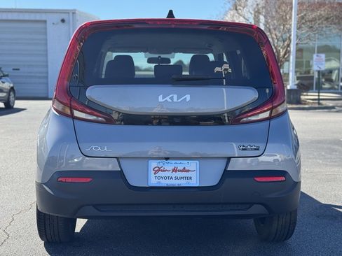 Used 2022 Kia Soul LX image 10