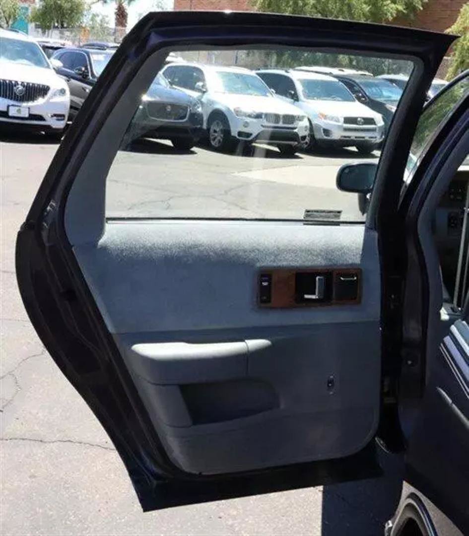 Used 1993 Chevrolet Caprice Classic RWD image 30