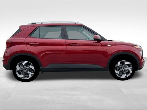 New 2025 Hyundai Venue SEL image 9