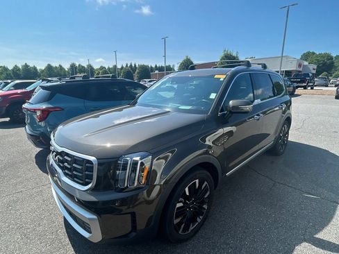 Certified 2024 Kia Telluride SX Prestige w/ Towing Package AWD/4WD image 15