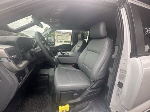 New 2025 Ford F550 XL 4x4 w/ XL Chrome Package image 9