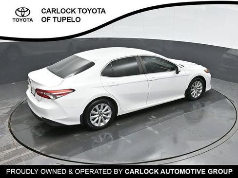 Used 2018 Toyota Camry LE image 25