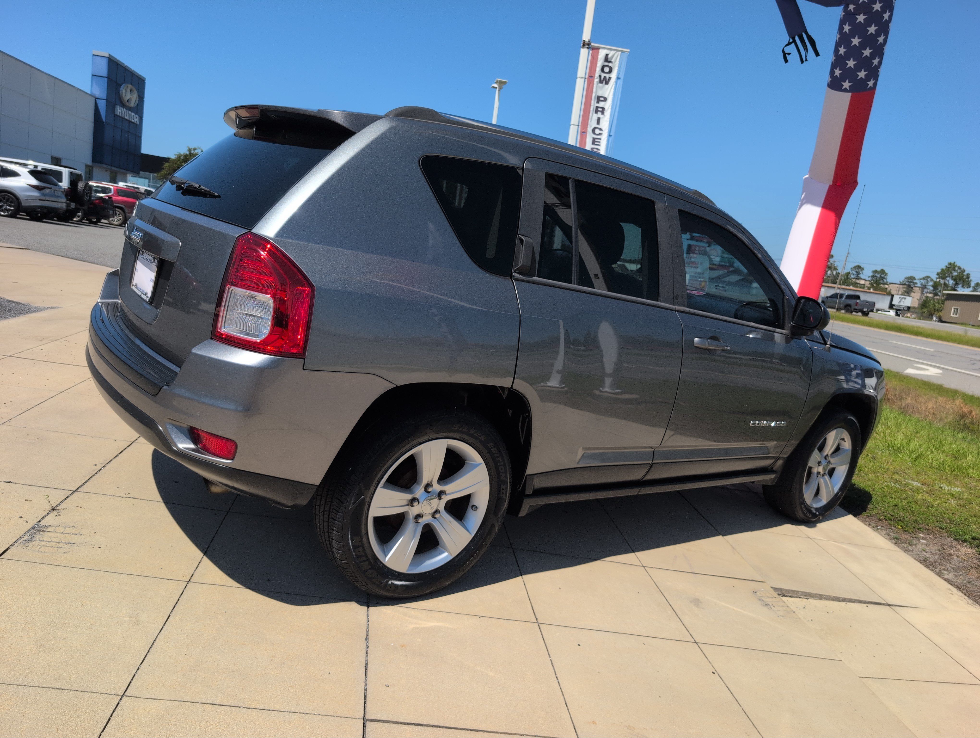 Used 2011 Jeep Compass 2WD image 2