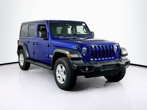 Used 2018 Jeep Wrangler Unlimited Sport S AWD/4WD image 3