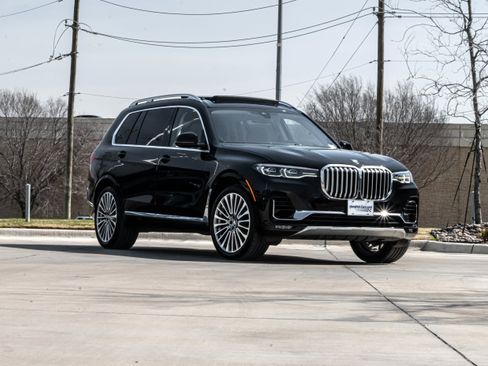 Used 2020 BMW X7 xDrive40i w/ Premium Package image 2