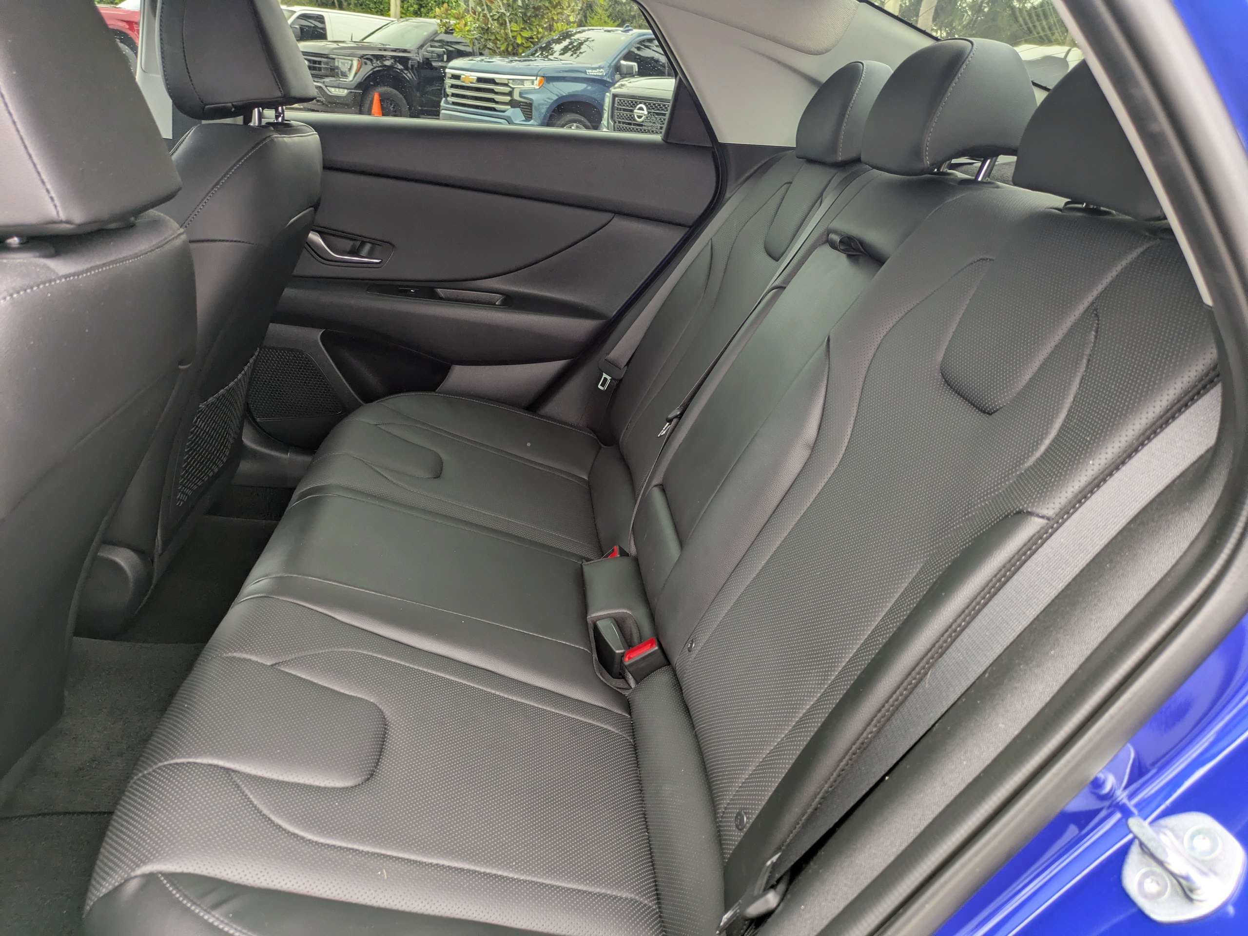 Certified 2023 Hyundai Elantra Limited w/ Preferred Accessory Package FWD image 12