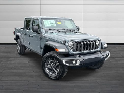 New 2025 Jeep Gladiator Sport image 2