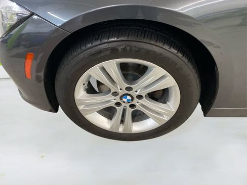 Used 2017 BMW 330i xDrive Sedan image 18