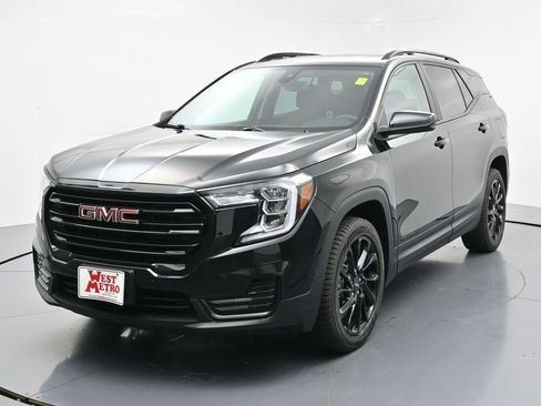 Used 2023 GMC Terrain SLE w/ Driver Convenience Package AWD/4WD image 1