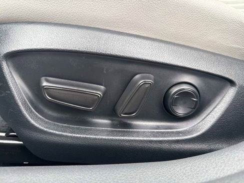 Used 2024 Toyota Camry SE image 28