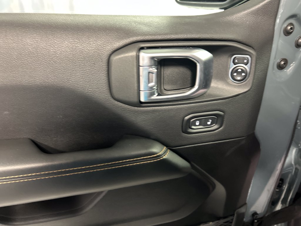 Used 2026 Jeep Wrangler Unlimited Sahara AWD/4WD image 14