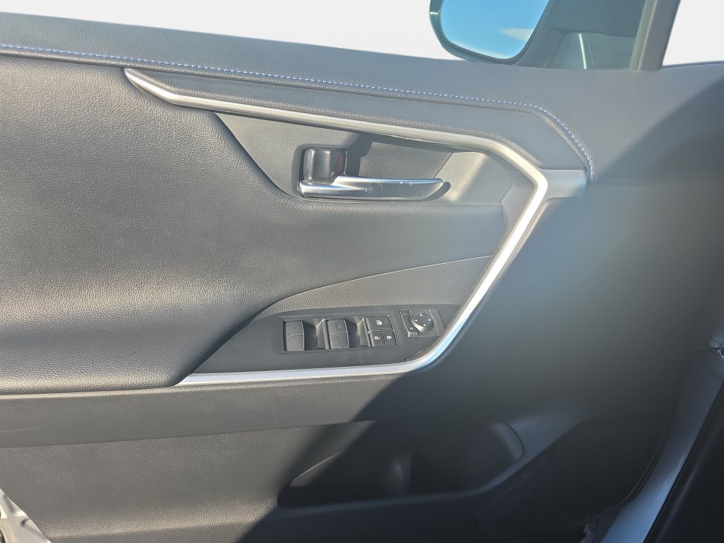 Used 2020 Toyota RAV4 XSE w/ All Weather Liner Package AWD/4WD image 25