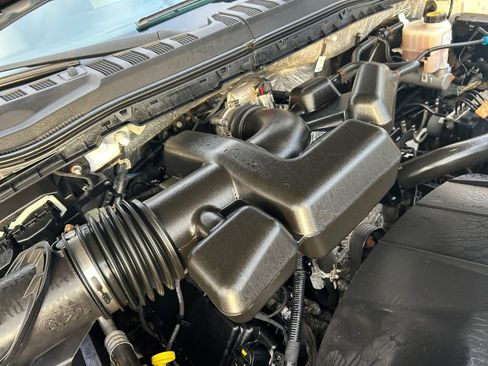 Used 2018 Ford F350 XLT w/ XLT Premium Package image 30