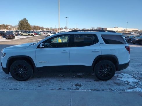 Used 2023 GMC Acadia SLE w/ Driver Convenience Package image 5