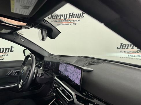 Used 2023 BMW 330i Sedan w/ Premium Package image 32