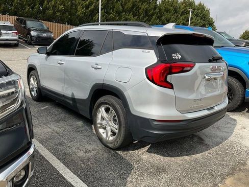 Used 2019 GMC Terrain SLE w/ Driver Convenience Package image 4