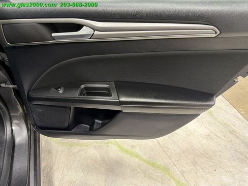 Used 2020 Ford Fusion SE FWD image 26