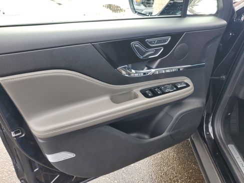 Certified 2024 Lincoln Corsair FWD image 10