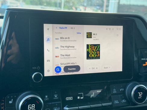 Used 2023 Toyota Highlander XLE image 18