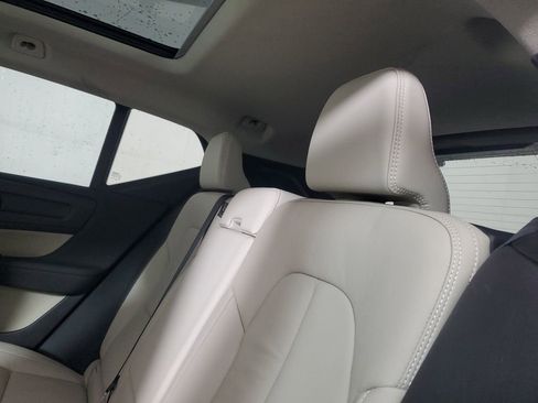 Certified 2023 Volvo XC40 B5 Plus w/ Driver Assist Package AWD/4WD image 13