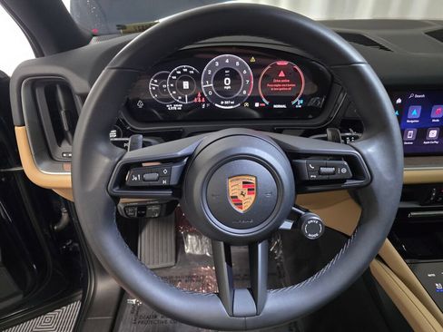 Certified 2026 Porsche Cayenne AWD/4WD image 15