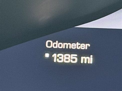 Used 2025 Ferrari SF90 Spider image 15